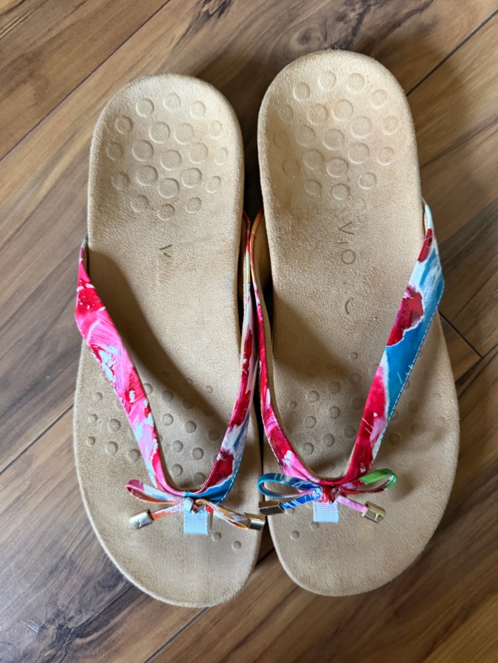 Vionic Bella Thong Sandals View 4